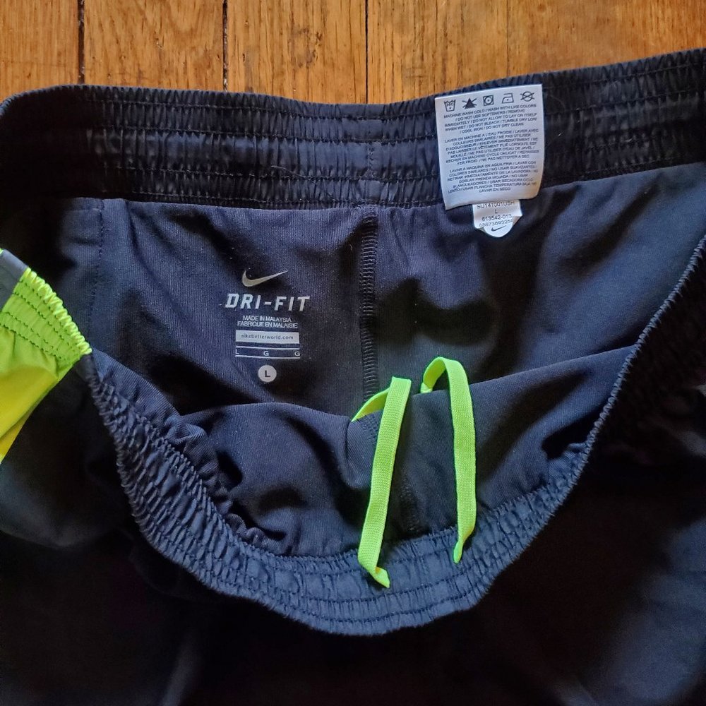 Nike Dr-Fit 2-in-1 Running Shorts - L - EUC - Picture 3 of 6
